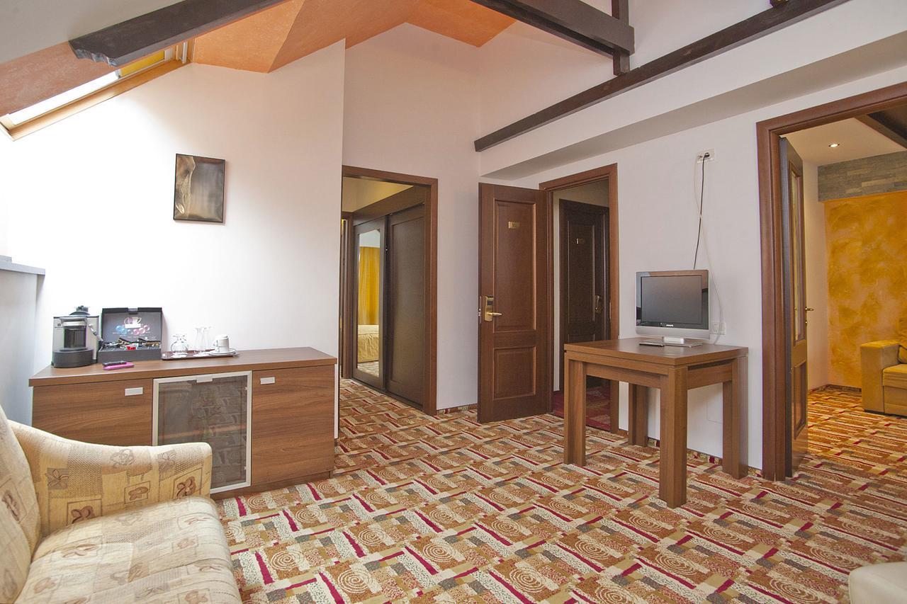 Casa Iris-hotel & Restaurant 3*